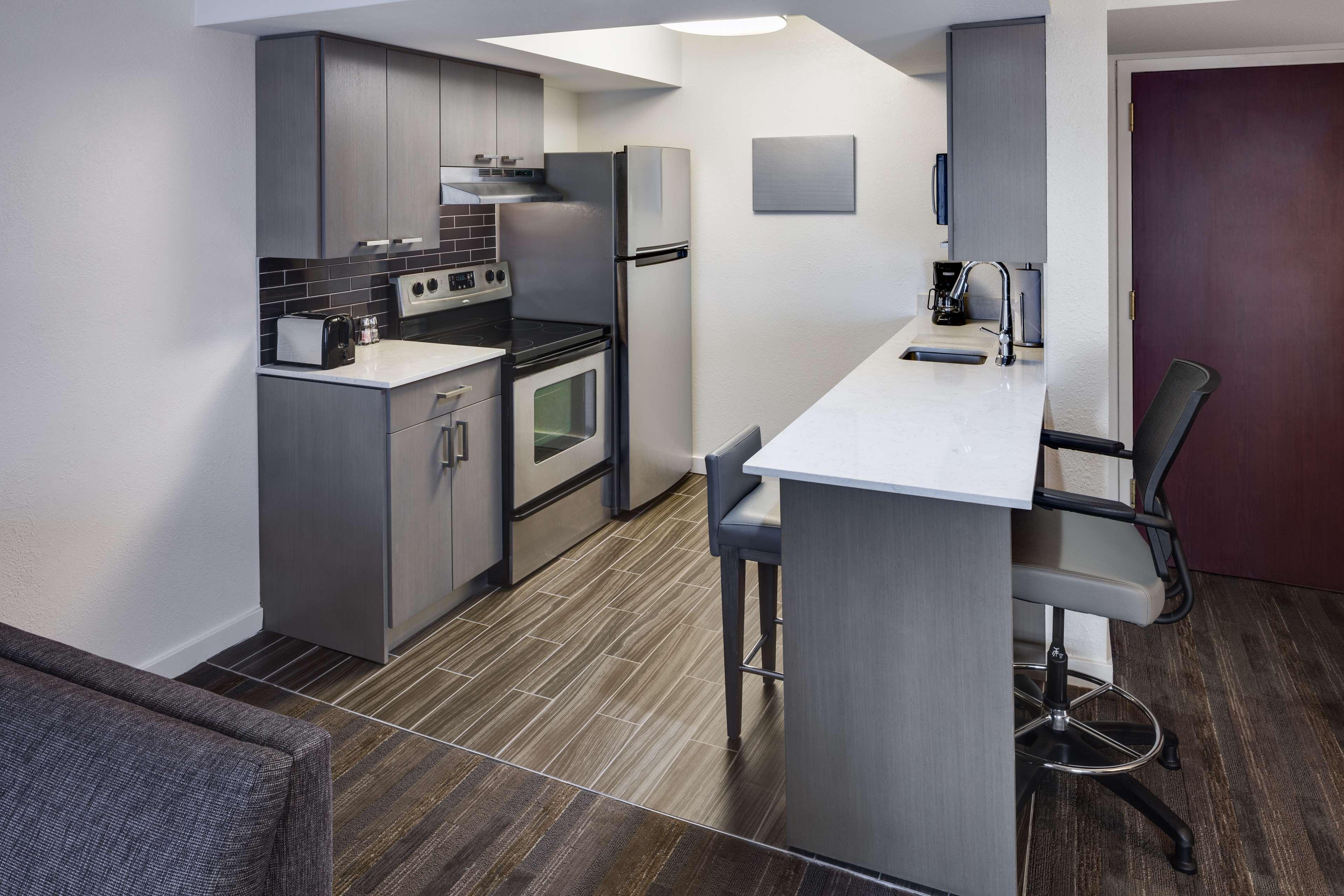 Отель Hyatt House Boston Уолтем Экстерьер фото